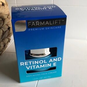 Farmalift Retinol & Vitamin E Anti-Aging Face Cream - Blue